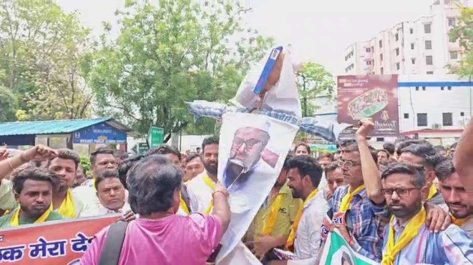 मेरठ- पहलगाम हमले के विरोध में उतरा मुस्लिम समाज, बुजुर्ग ने भावुक होकर कही ये बात- MUSLIM COMMUNITY PROTEST