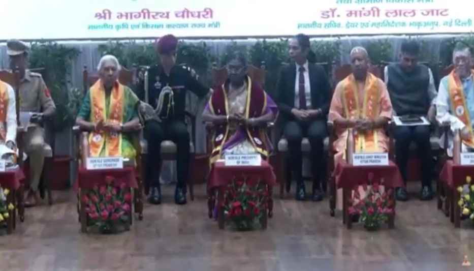 IVRI Convocation 2025 Bareilly: इंडियन वेटरनरी रिसर्च इंस्टीट्यूट (IVRI) के दीक्षांत समारोह में शामिल हुईं राष्ट्रपति द्रौपदी मुर्मू