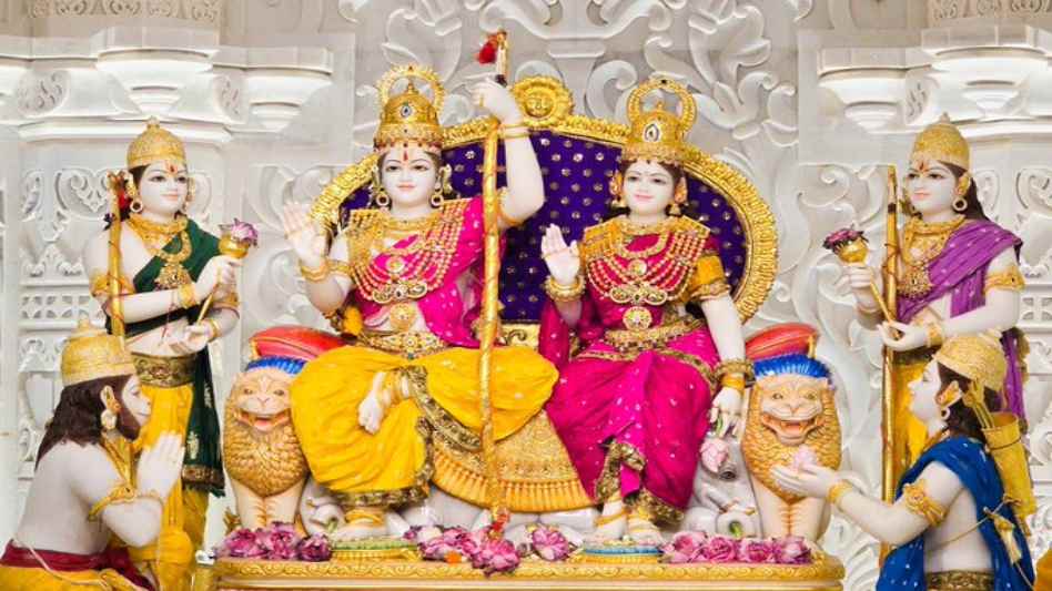 Ayodhya Ram Mandir: राम दरबार की प्राण प्रतिष्ठा की पहली झलक, तस्वीरों में करें भव्य दर्शन