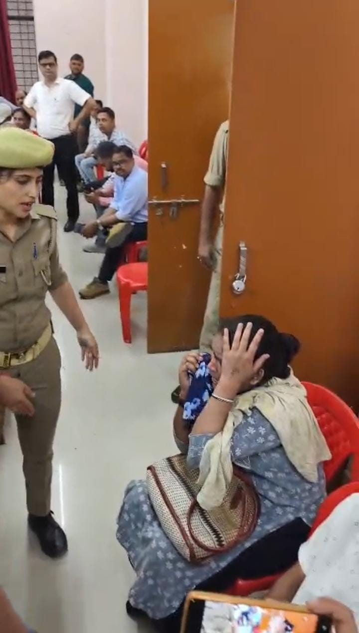 संपूर्ण समाधान दिवस में दिखा प्रशासनिक संवेदनहीनता का चेहरा,पीड़िता ने टेबल पर पटका सिर पढ़िये क्या वजह