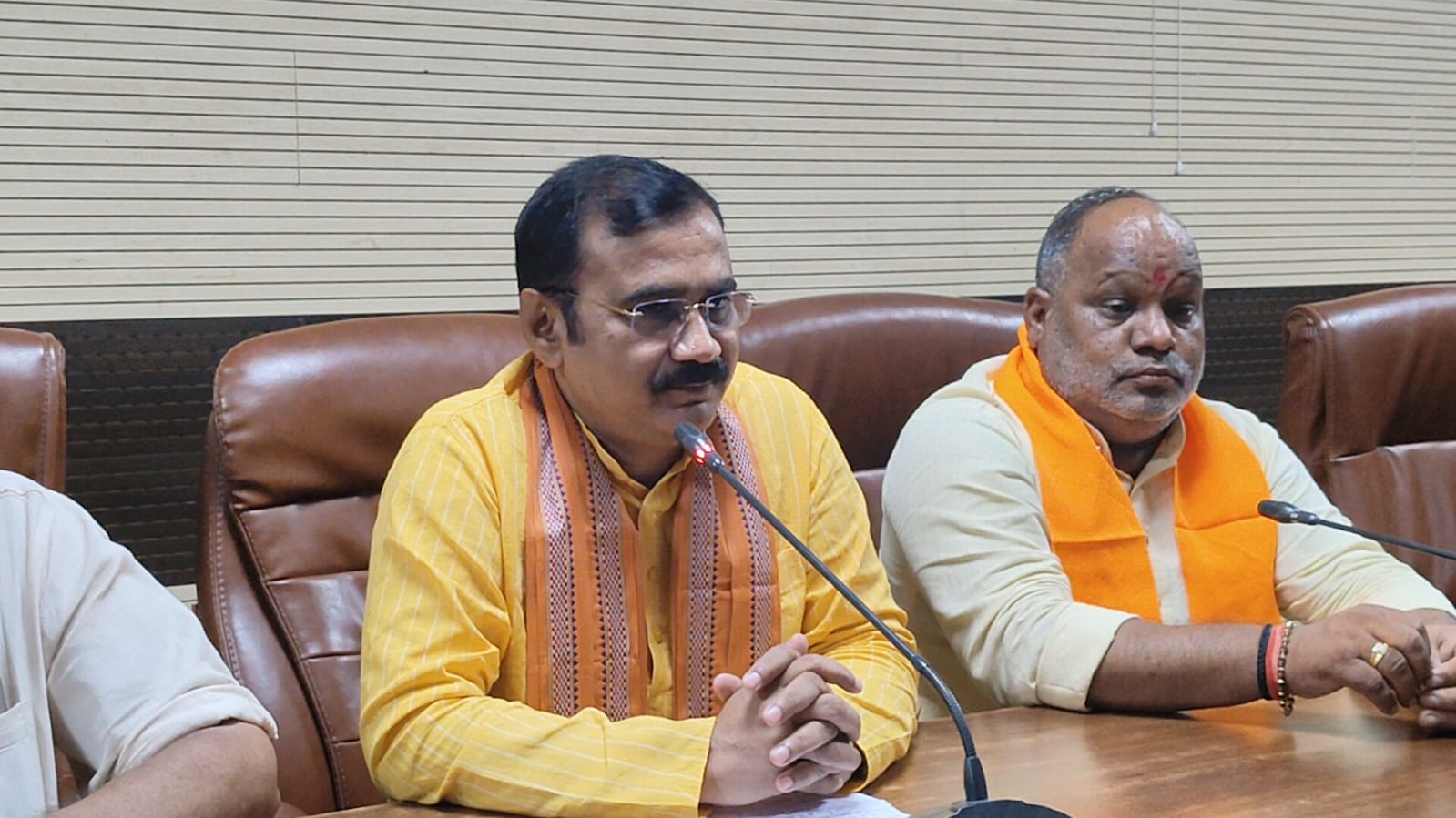 PM Modi वाराणसी दौरा: ₹2200 करोड़ की योजनाओं का लोकार्पण, सेवापुरी में जनसभा | BJP की बड़ी तैयारी