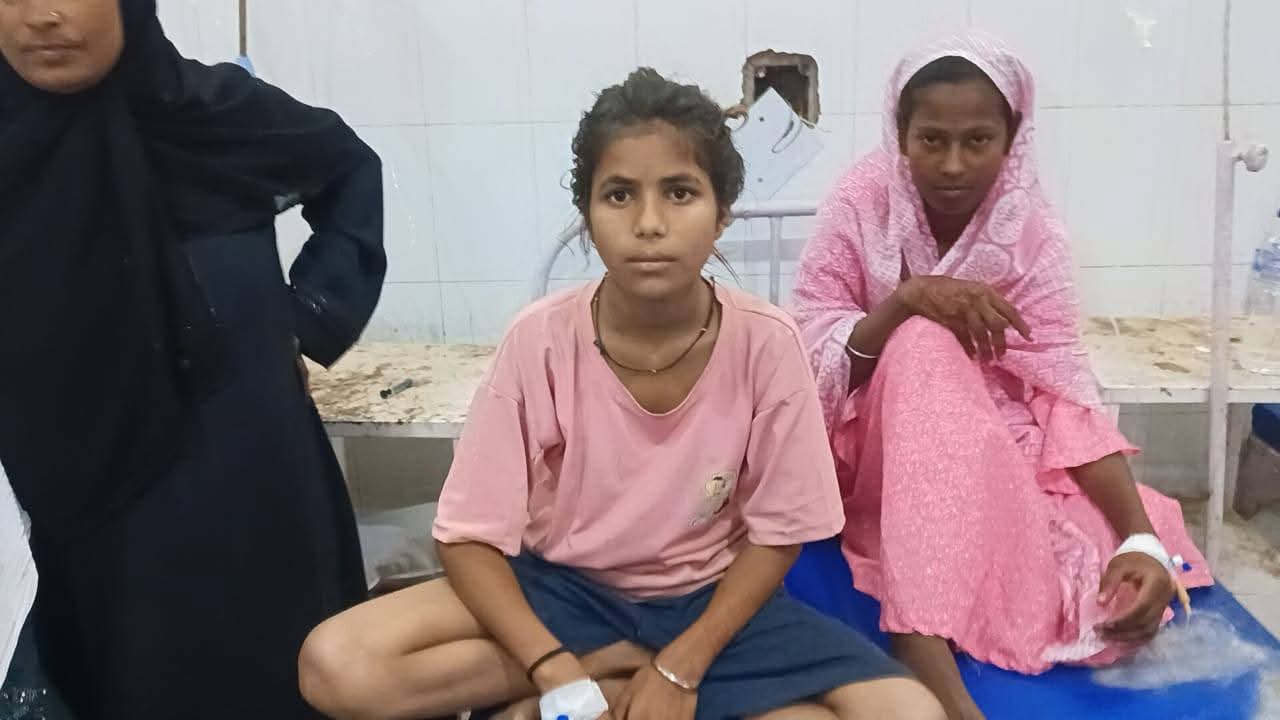 बेनीपुर अमेठी: जहरीला फल खाने से 8 ग्रामीण बीमार, सीएचसी में भर्ती”