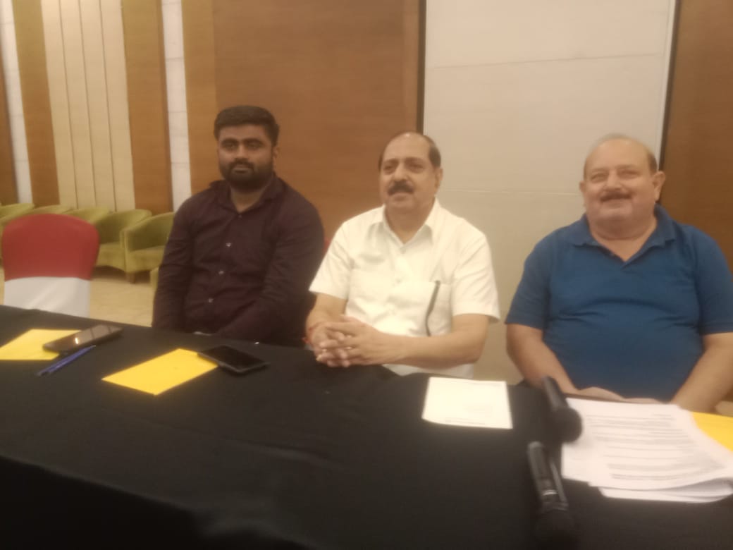 UP Medical Admission Reservation: मेडिकल प्रवेश परीक्षा में अवैध आरक्षण नीति पर सवाल, डॉ. संजय पाठक ने उठाया मुद्दा