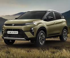 Tata Nexon Base Price: 2 लाख रुपये सस्ती हो गई Nexon कार, जानिए ऑन रोड कितने की पड़ेगी?