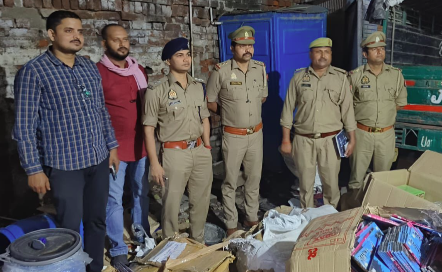 कानपुर ब्लास्ट: अवैध पटाखों के धमाके के बाद शुरू हुआ अफवाहों का सिलसिला, 26 हिरासत में, 100 क्विंटल से अधिक विस्फोटक जब्त