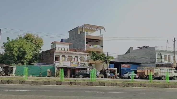 कानपुर-इटावा हाईवे पर तेज रफ्तार ट्रक ने स्कूटी सवारों को कुचला, मामा गंभीर रूप से घायल, ट्रक चालक गिरफ्तार