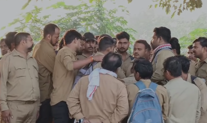 लखनऊ दुबग्गा सिटी बस कर्मचारियों का वेतन विवाद: संचालन बाधित