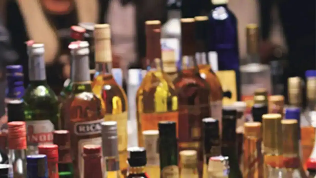 दिवाली पर दिल्ली में टूटा शराब बिक्री का रिकॉर्ड , 15 दिन में 600 करोड़ की बिक्री!
