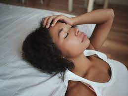 Laziness & Fatigue: क्यों आती है सुबह-सुबह नींद? डॉक्टर ने बताई इन दो विटामिन की कमी