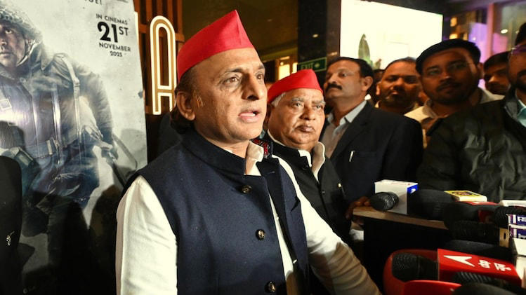 AhirRegiment : “120 बहादुर” से उठे राजनीतिक सवाल: अहीर रेजिमेंट और यूपी की बदलती सियासत