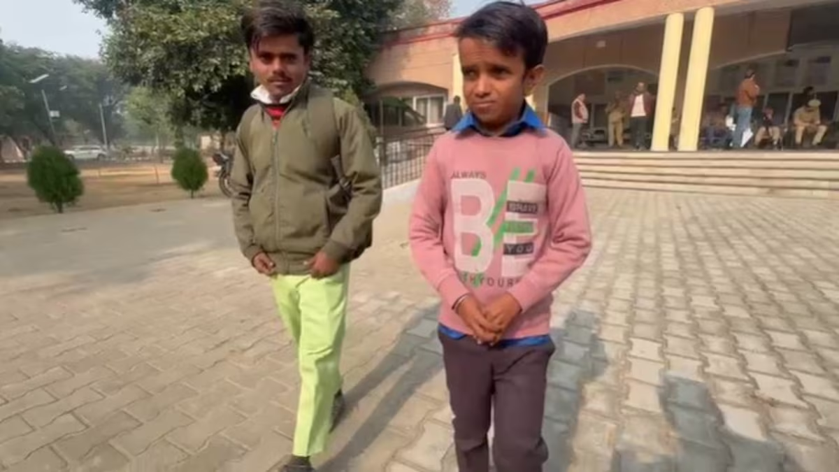 अमरोहा के दो शिक्षित लेकिन बौने कद वाले भाई बेरोज़गारी से जूझ रहे, गरीबी ने बढ़ाई मुश्किलें