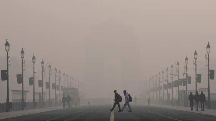 दिल्ली में वायु प्रदूषण पर बड़ा फैसला, 50% वर्क फ्रॉम होम अनिवार्य, निर्माण कार्य बंद