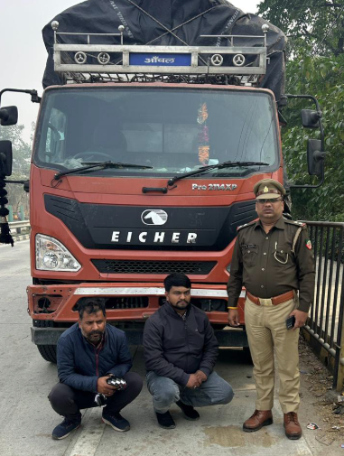 बाराबंकी : फर्जी अभिवहन पास से लकड़ी तस्करी का भंडाफोड़, वन दरोगा अनुज सिंह की कार्रवाई