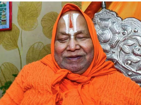 Hijab Controversy India: “हिजाब पहनने वाली महिला प्रधानमंत्री बनेगी, ये दिवास्वप्न है”, ओवैसी की बेटी पर जगद्गुरु रामभद्राचार्य का तीखा बयान