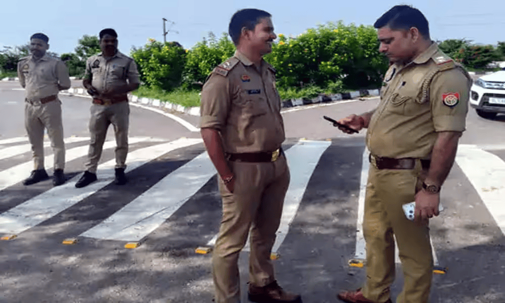 बस में खून की उल्टियां होने से जौनपुर के यात्री की मौत, दिल्ली से आजमगढ़ जा रही थी बस
